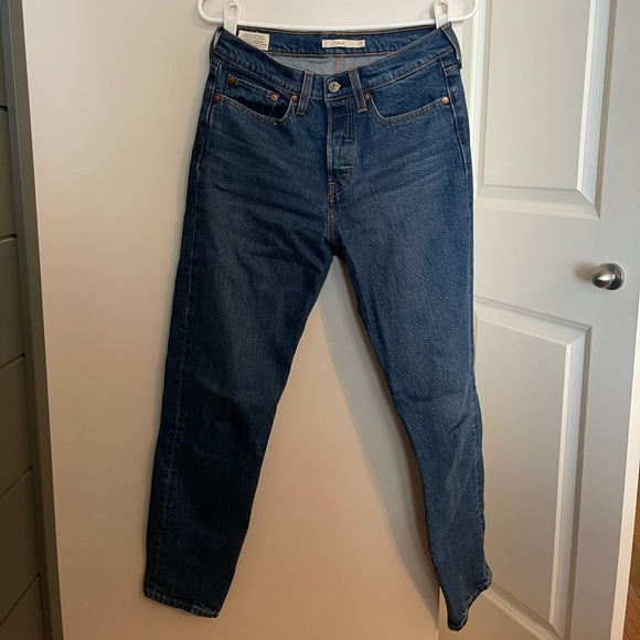 Levi’s Wedgie Jeans - Picture 2 of 4